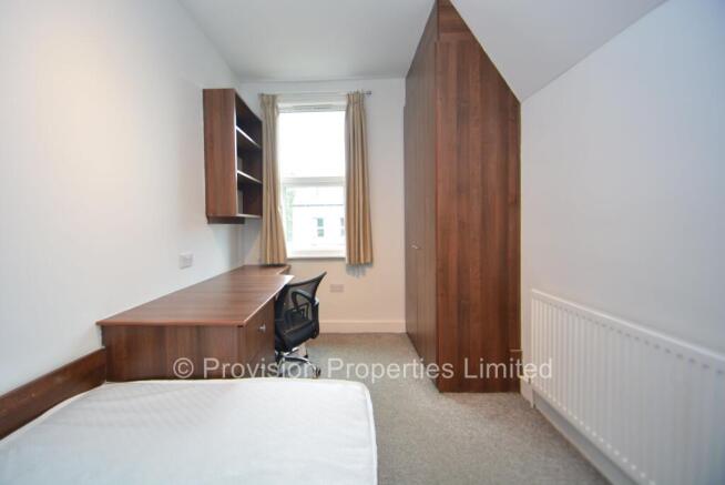 5 bed End of Terrace to rent Image 9