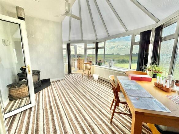 4 bed Detached for sale Image 6