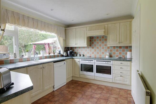 Kitchen...jpg