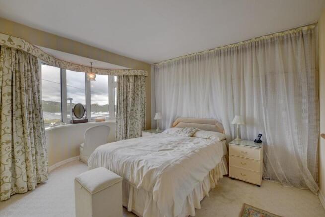 Bed 2.jpg