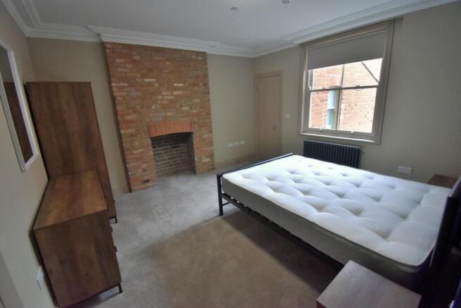78lon room 4 (1).JPG