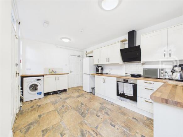 Shared Kitchen Area (1).jpg