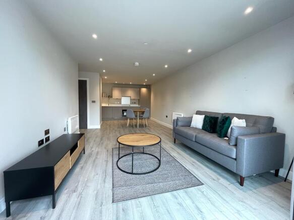 Living room pic 2.jpg