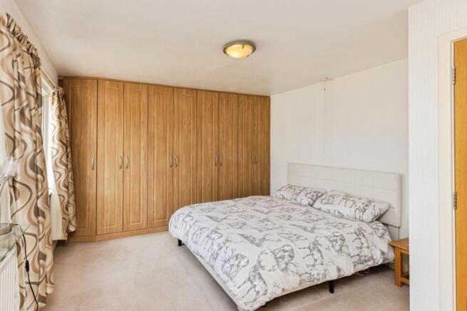 2 bed Semi-Detached for sale Image 8