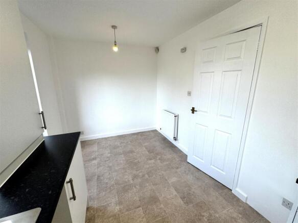 Kitchen diner (3).JPG