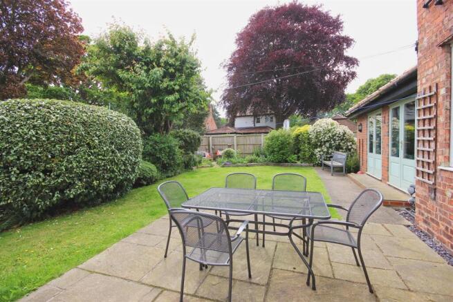4 bed Detached for sale Image 10