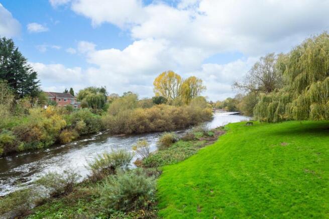 2 bed Flat for sale Image 9