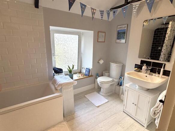 Bathroom (1).jpeg