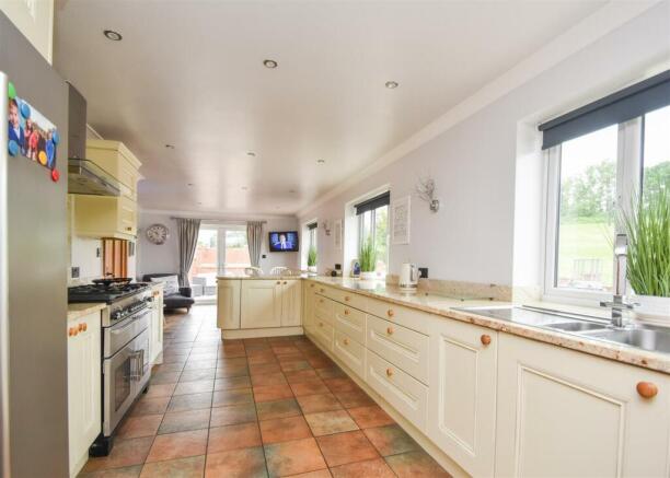 High Acre - Kitchen Diner.jpg