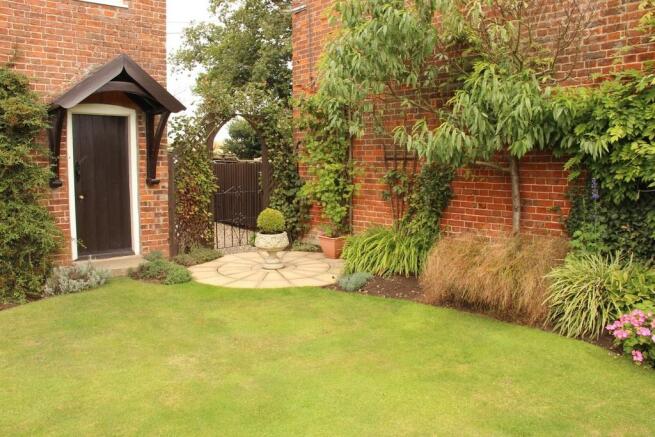 Photo 11