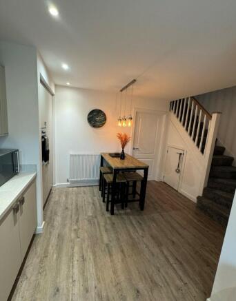 3 bed Detached to rent Image 5