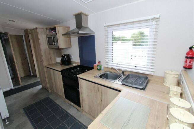 Goodrington Road, Goodrington , Paignton, Devon, TQ4 7JD photo 4