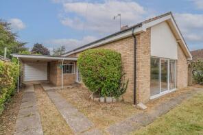 21, Charles Close, Acle NR13 3EW