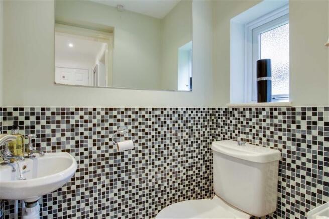 RE-FITTED CLOAKROOM