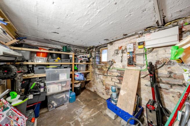 3 bed Terraced for sale Image 12