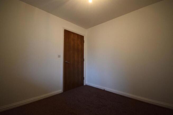 2 bed Apartment to rent Image 6