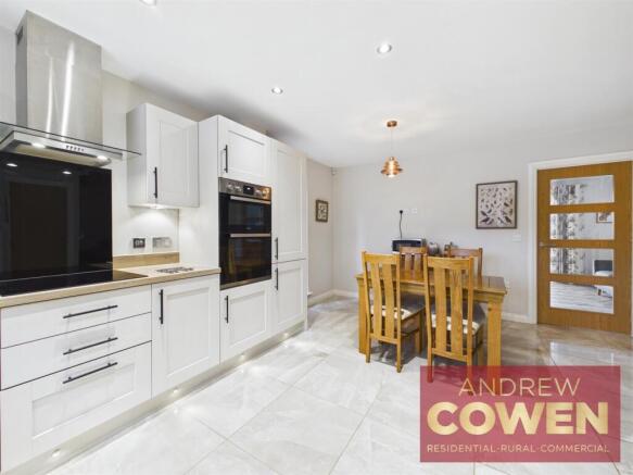 Bilberry Avenue, Eastfield, Scarborough photo 4