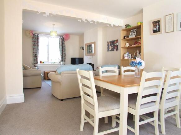 Dining Area/Loung...