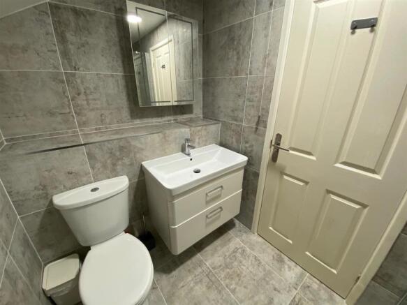 Shower Rm.jpg