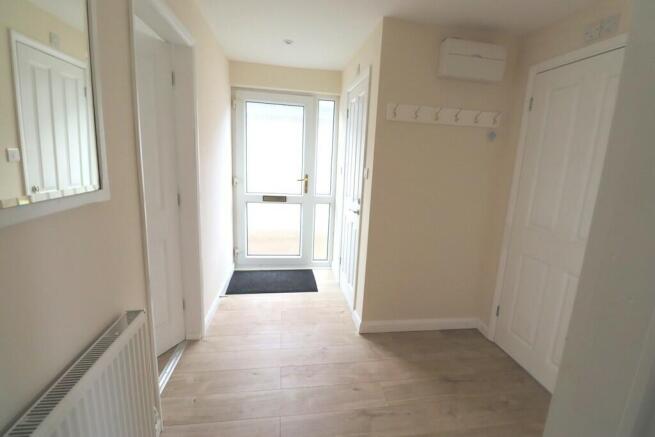 2 bed Detached Bungalow to rent Image 6