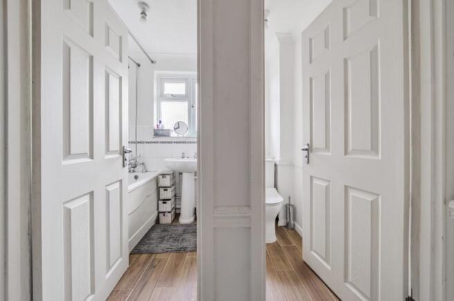 Bathroom / Toilet
