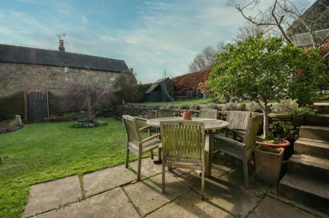 Rear Garden - dining.jpg