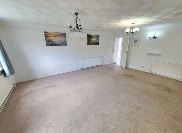 Testbourne Avenue, Totton, SO40 8BG photo 4