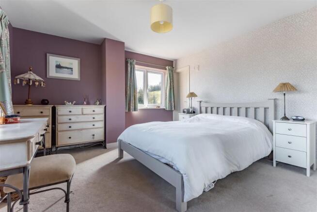 Bed 1.jpg