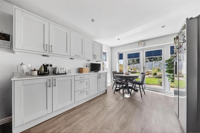 kitchen1.jpg