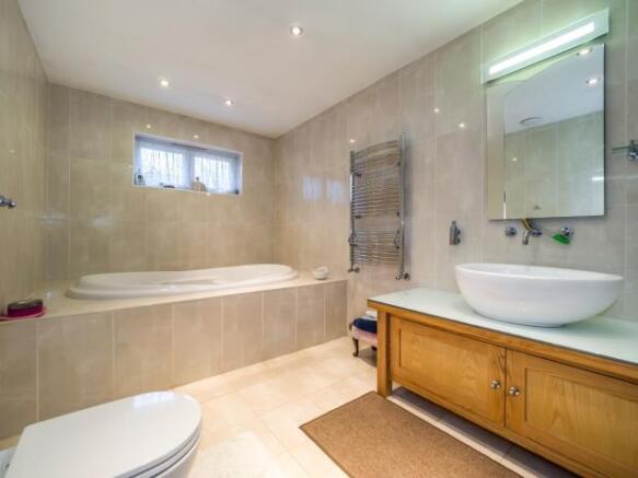 En-Suite Bathroom