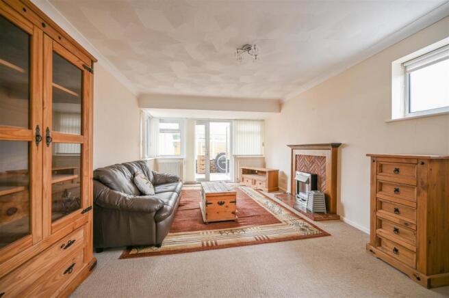 Lounge / Dining Room