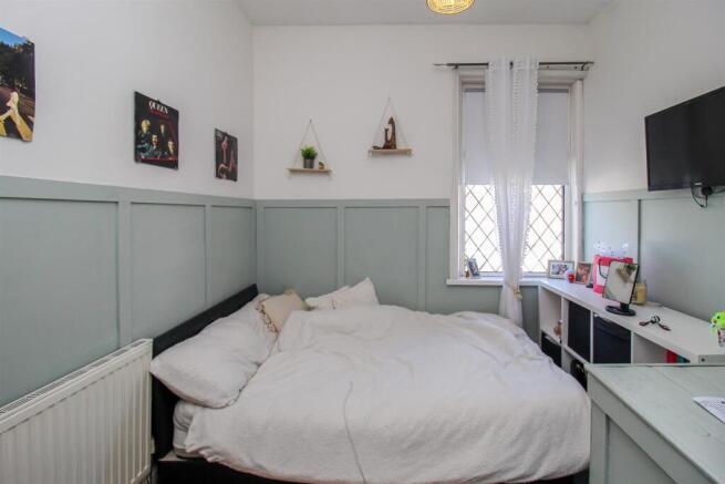 3 bed Town House for sale Image 9