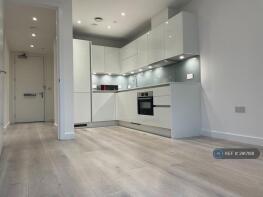 Apartment 5, 3 City North East Tower, City North Place, London N4 3FQ