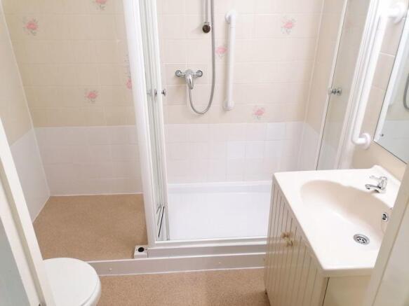 SHOWER ROOM