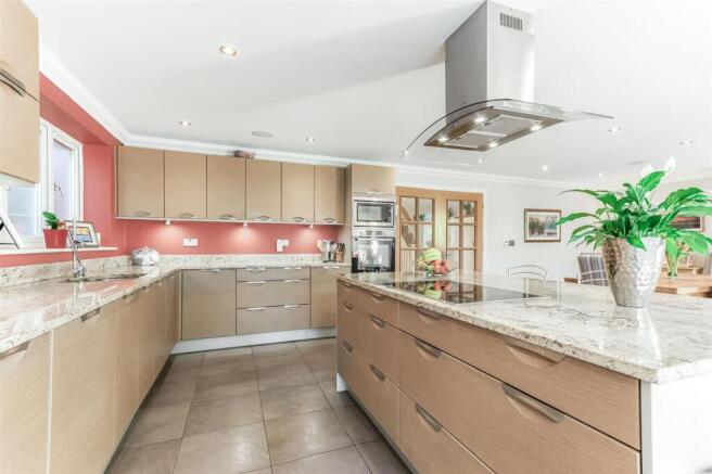 Kitchen/ Dining / Living