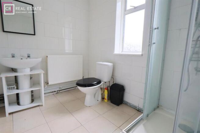 GROUND FLOOR SHOWER ROOM