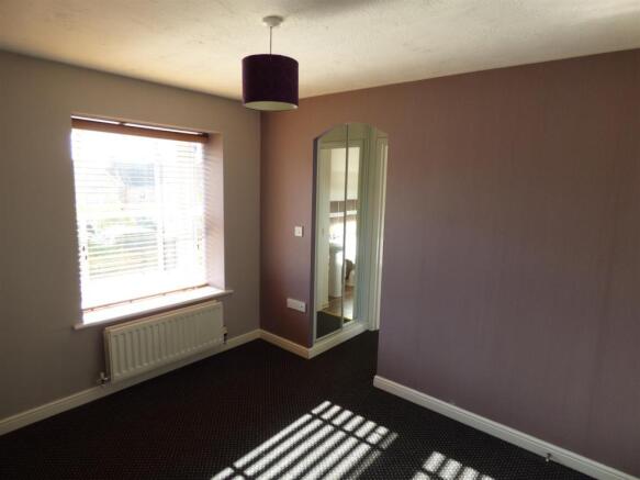 Bedroom 1.JPG