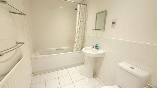 1 bed Flat for sale Image 3
