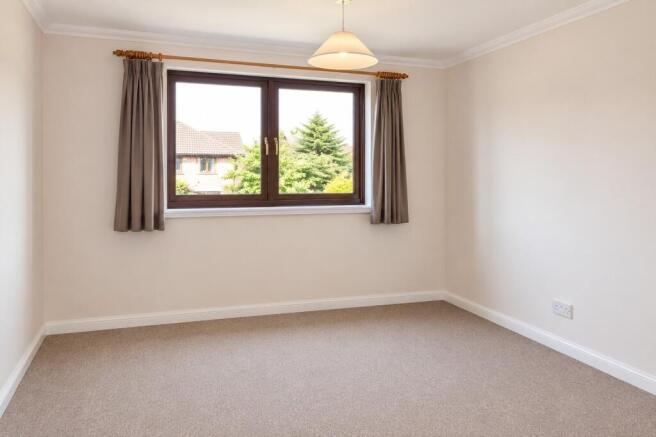 2 bed Semi-Detached to rent Image 8
