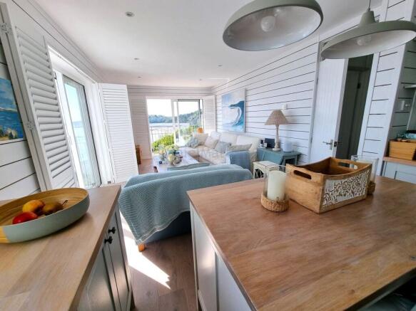 Kitchen/Lounge