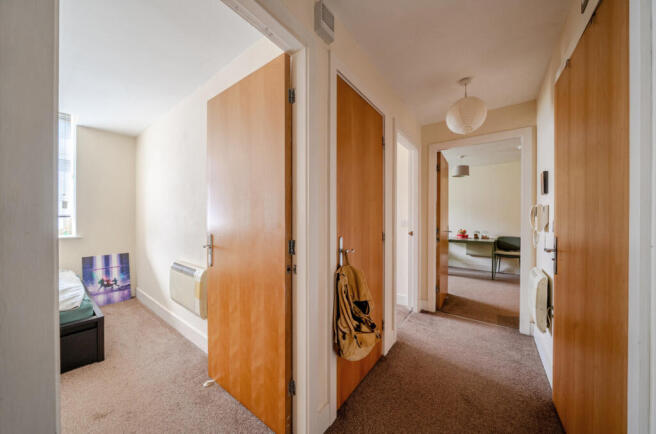 2 bed Flat for sale Image 12