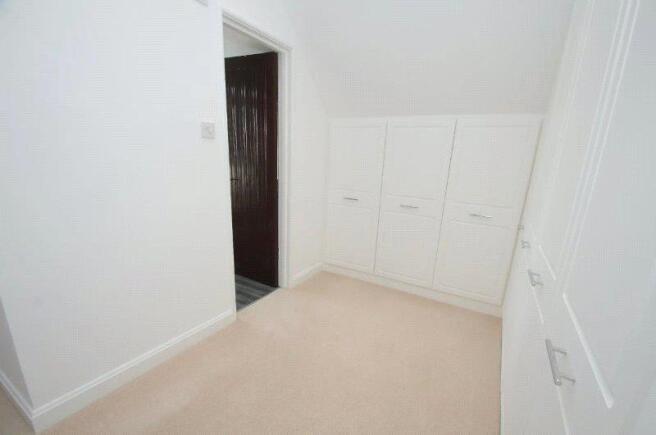 En-Suite Dressing 2