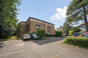 Flat 3, Beech Court, Balmore Park, Caversham, Reading RG4 8PY