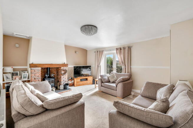 4 bed Semi-Detached Bungalow for sale Image 10