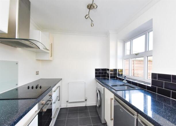 29 Halesworth Road - Kitchen.jpg