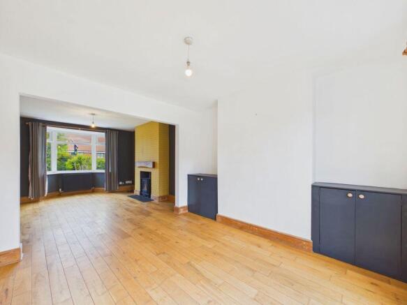 4 bed Semi-Detached for sale Image 4