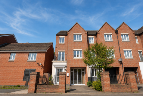 Dunoon Drive, Wolverhampton, WV4 6BS