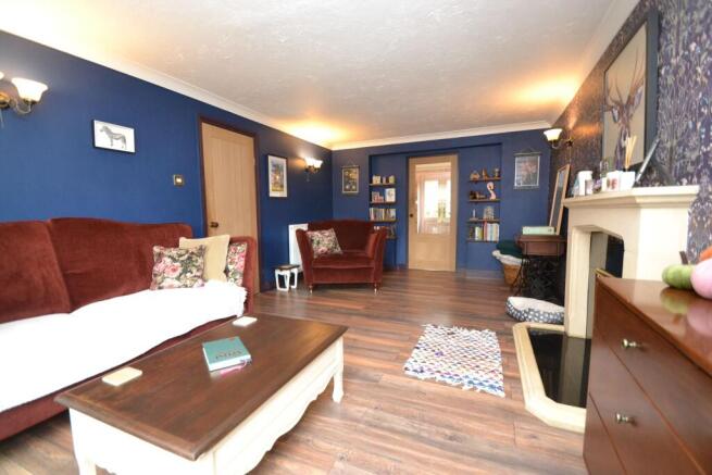 4 bed Detached for sale Image 7