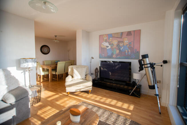 2 bed Flat to rent Image 4