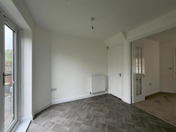 3 bed Semi-Detached to rent Image 5